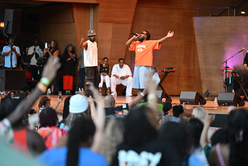 Chicago Gospel Music Festival (Crowd cheering performer on stage)